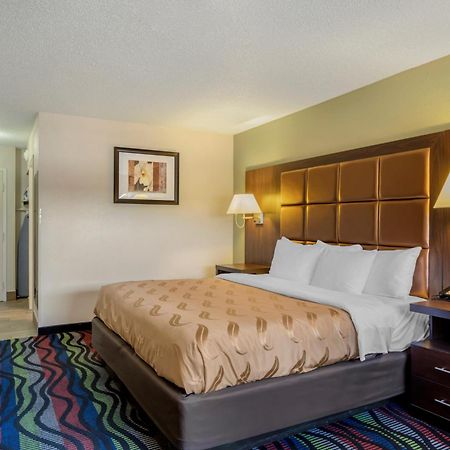 Quality Inn Кууквил Екстериор снимка