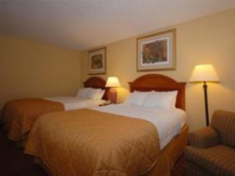 Quality Inn Кууквил Екстериор снимка