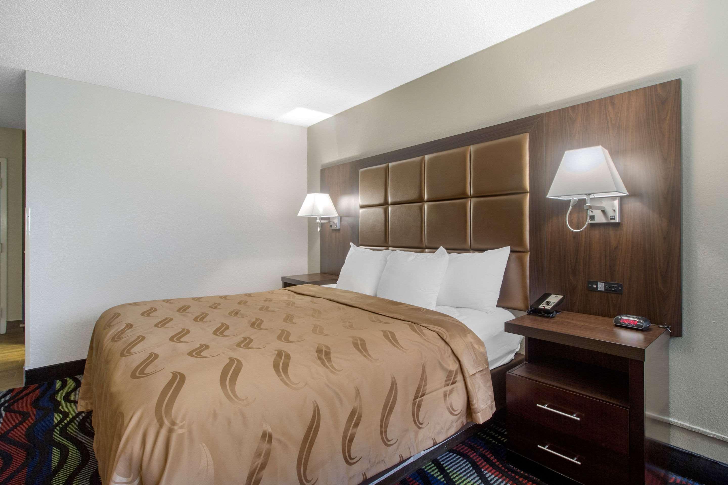 Quality Inn Кууквил Екстериор снимка