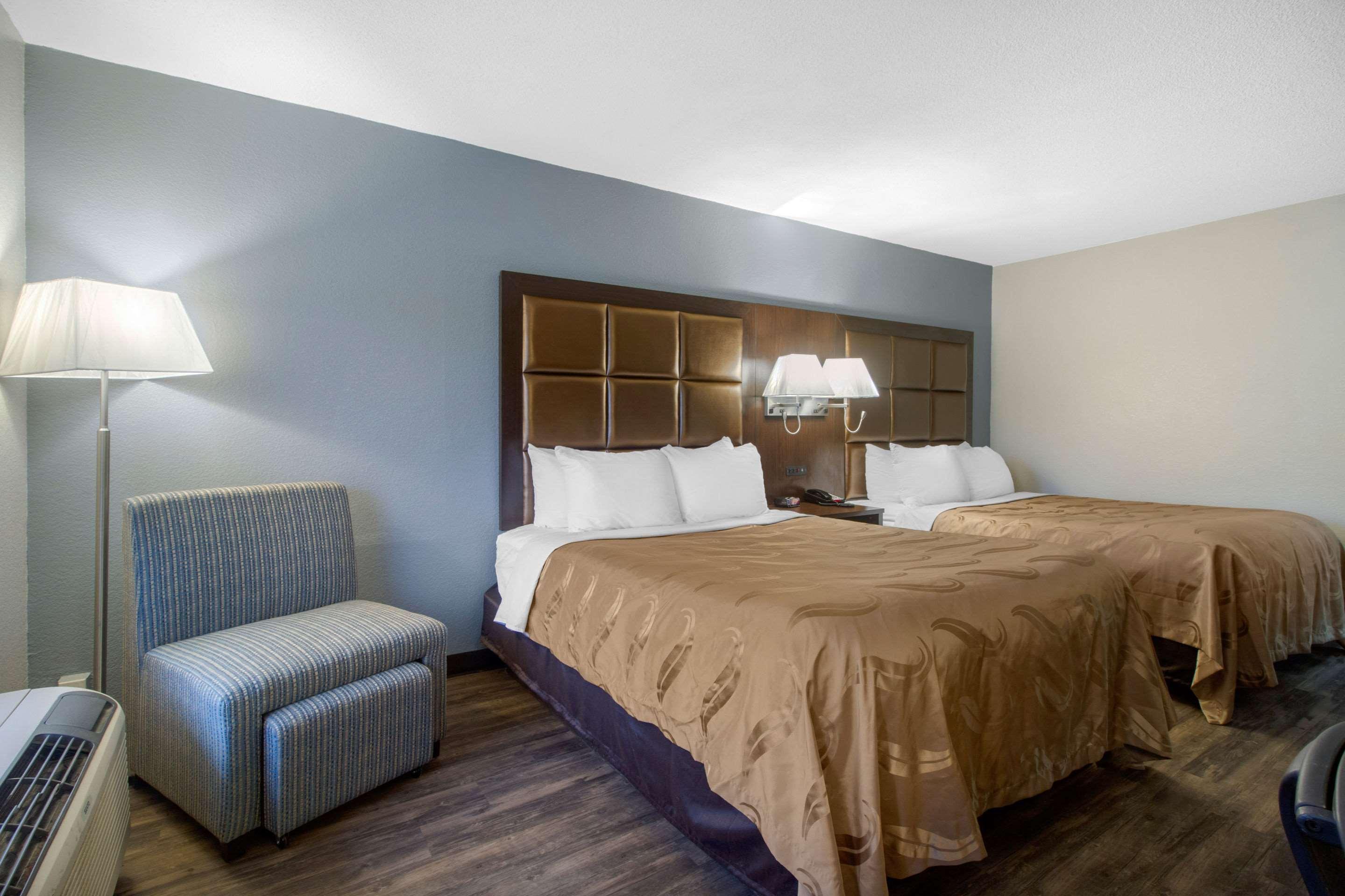 Quality Inn Кууквил Екстериор снимка