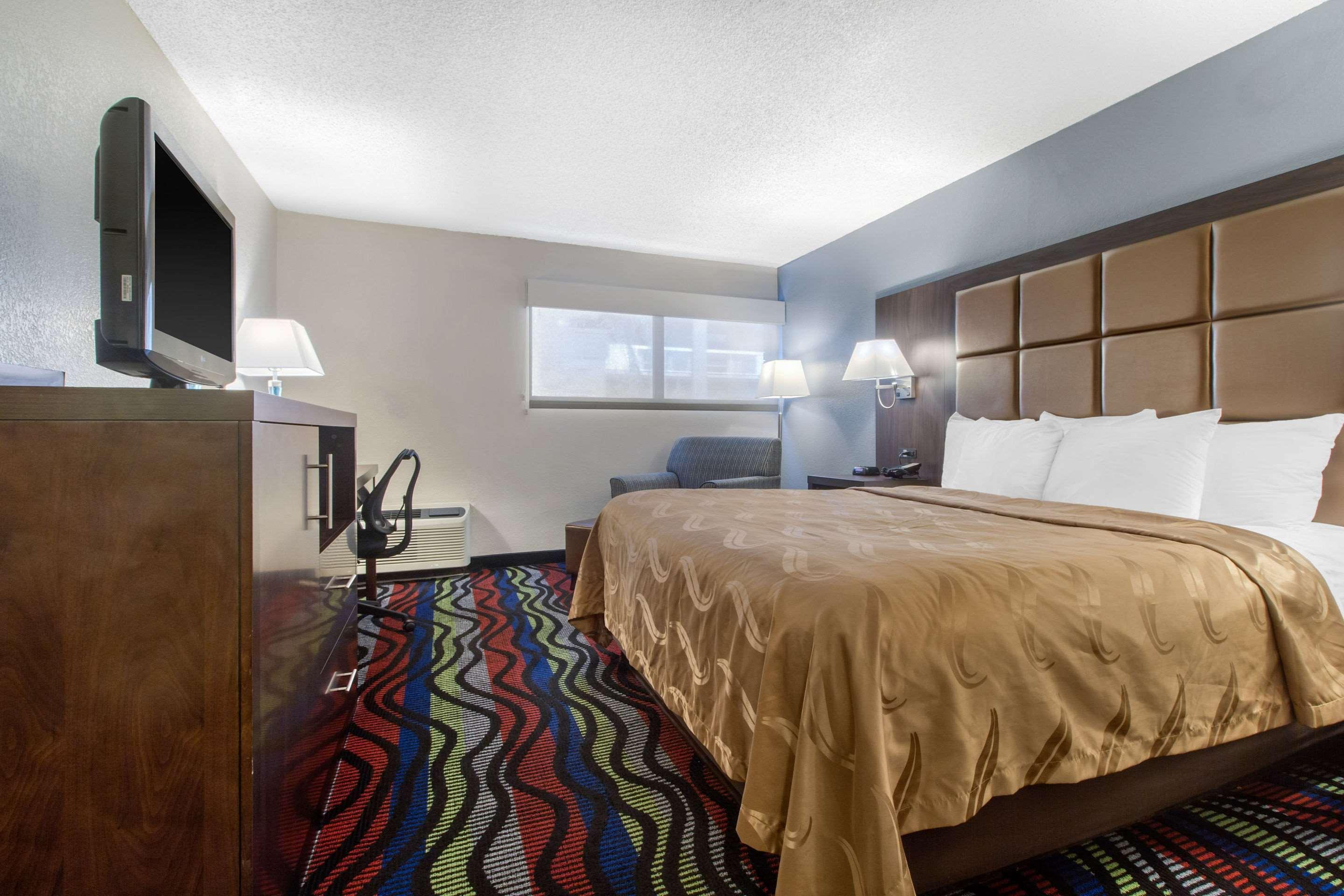 Quality Inn Кууквил Екстериор снимка