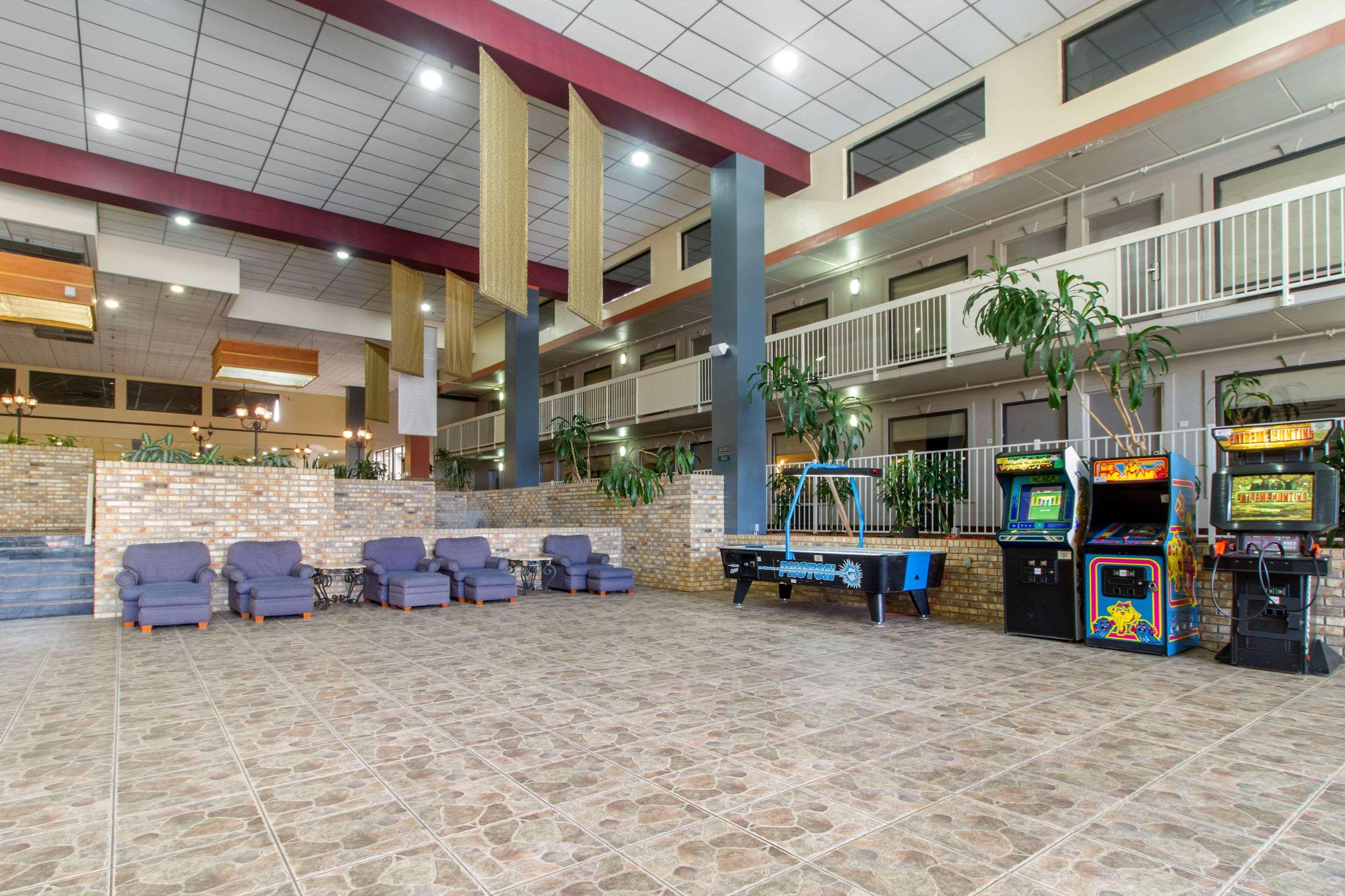 Quality Inn Кууквил Екстериор снимка