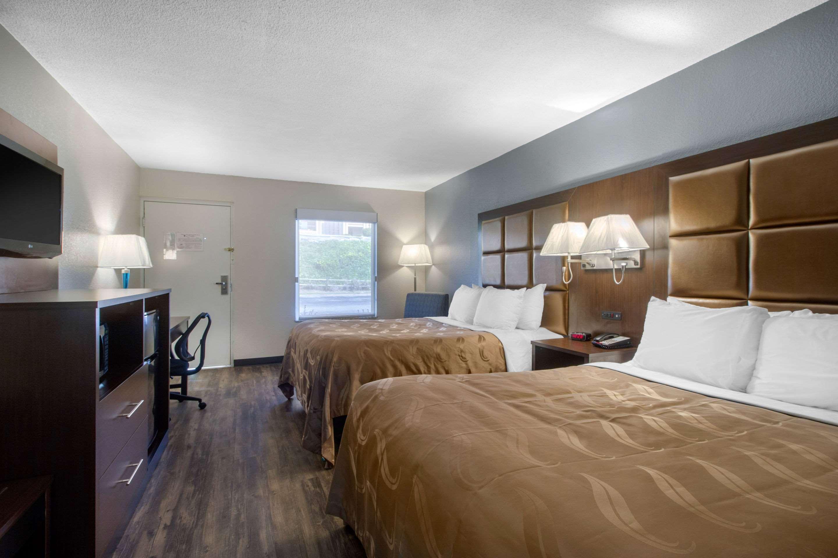 Quality Inn Кууквил Екстериор снимка