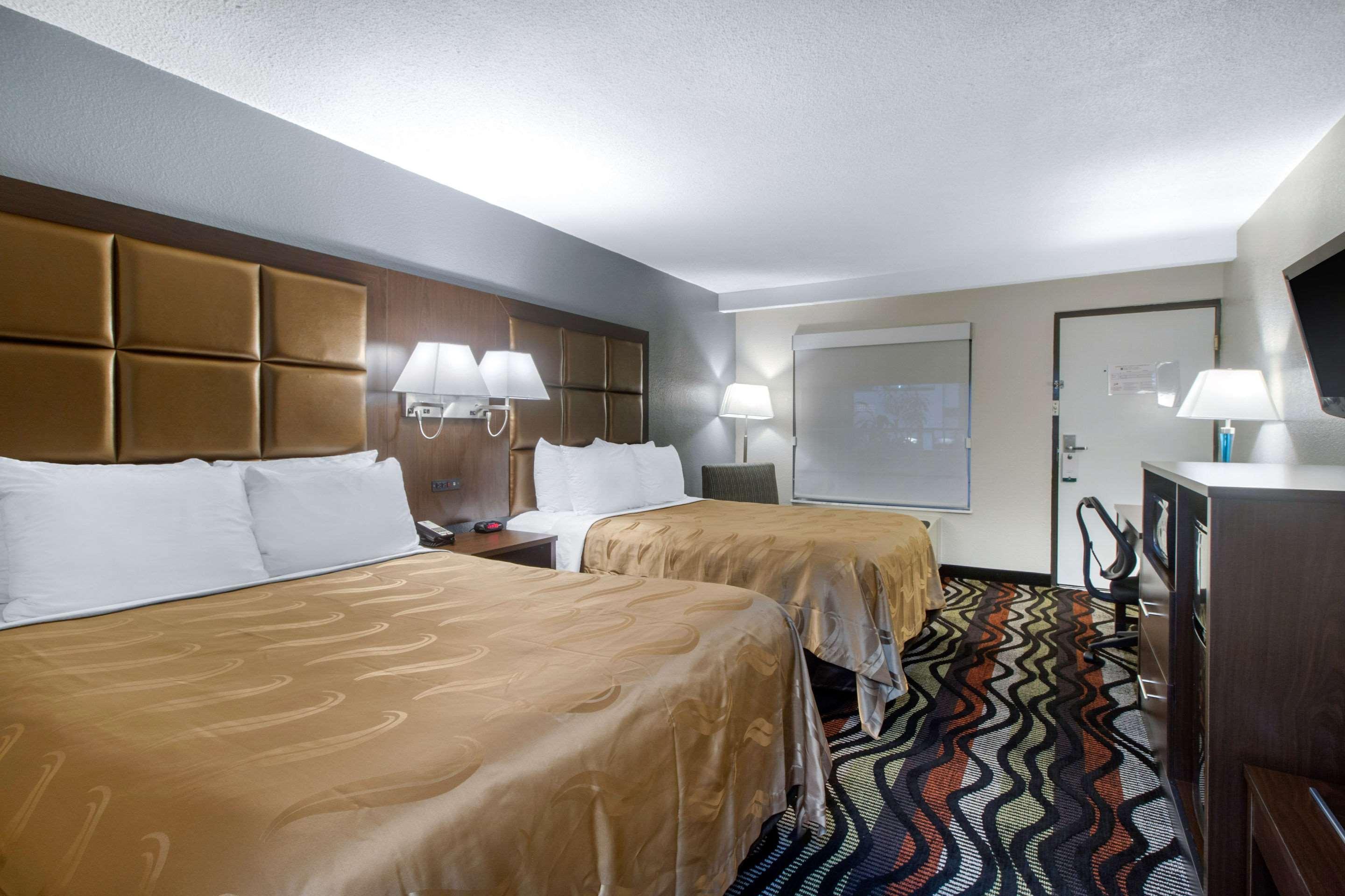 Quality Inn Кууквил Екстериор снимка