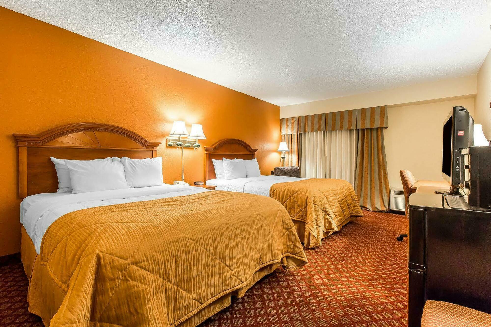Quality Inn Кууквил Екстериор снимка