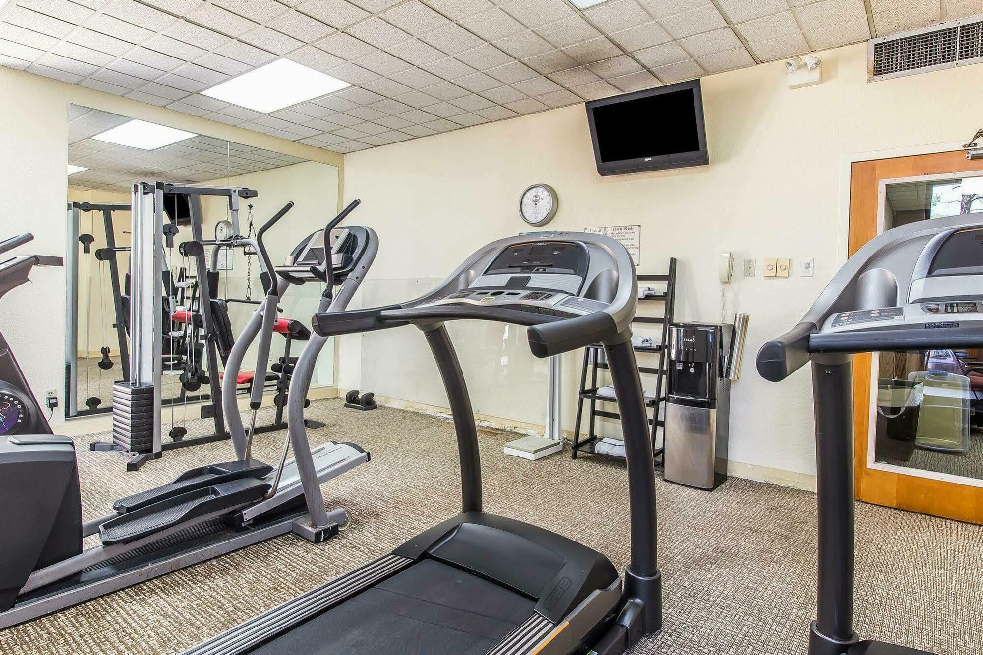 Quality Inn Кууквил Екстериор снимка