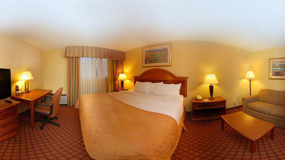 Quality Inn Кууквил Екстериор снимка